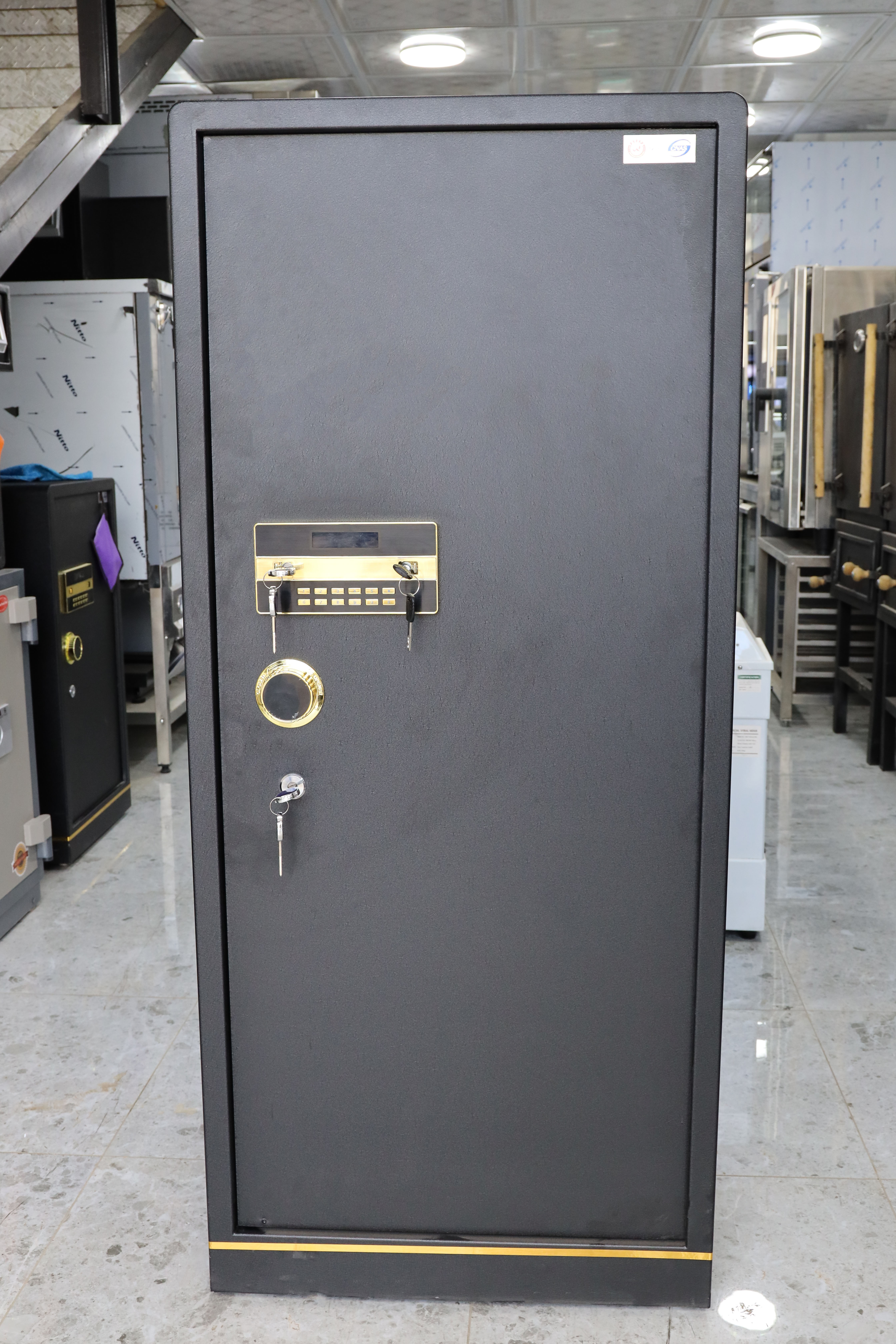 خزنة لون أسود لوحة ومفتاح K5-1500