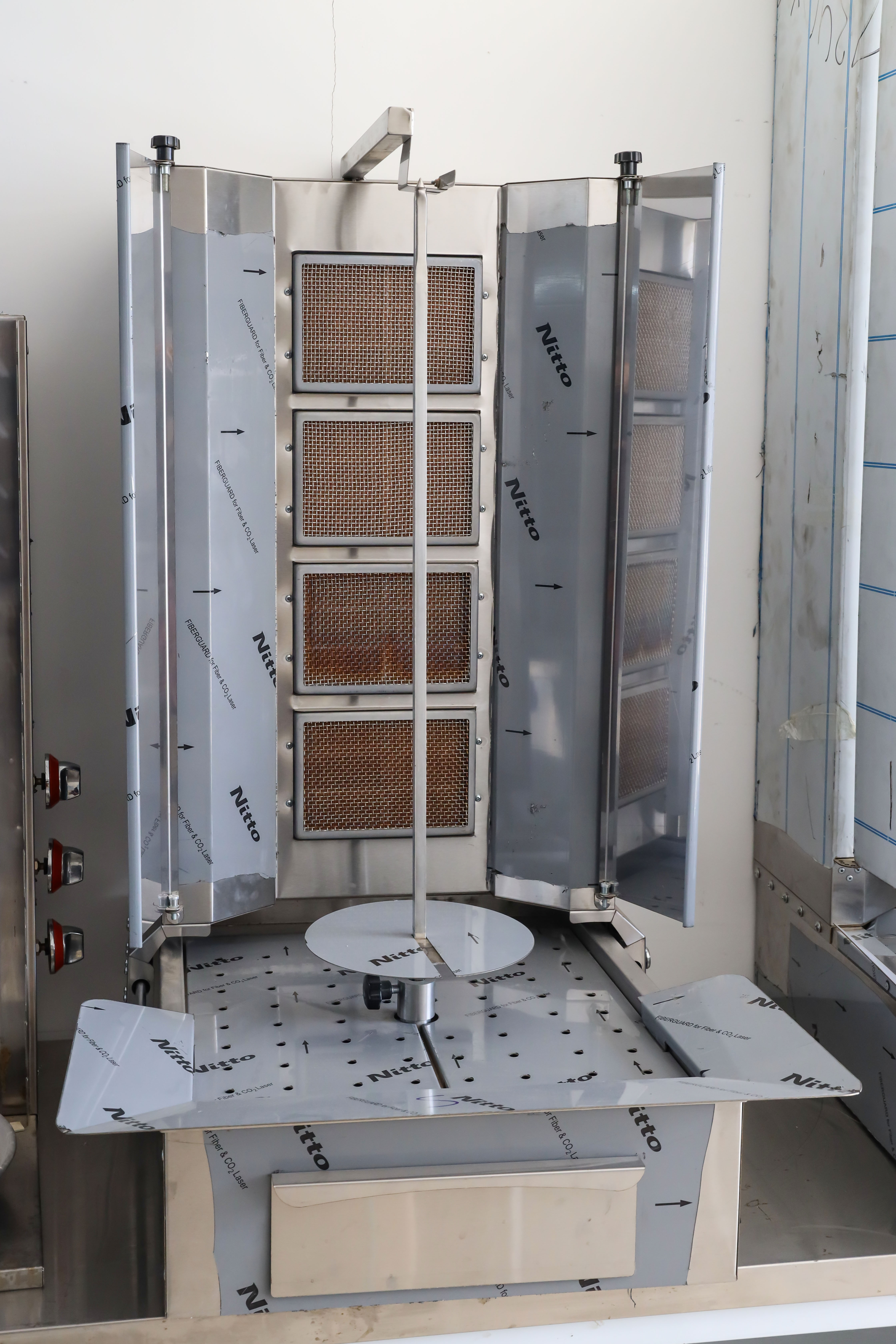 ماكنة شاورما 1 سيخ 4 عين