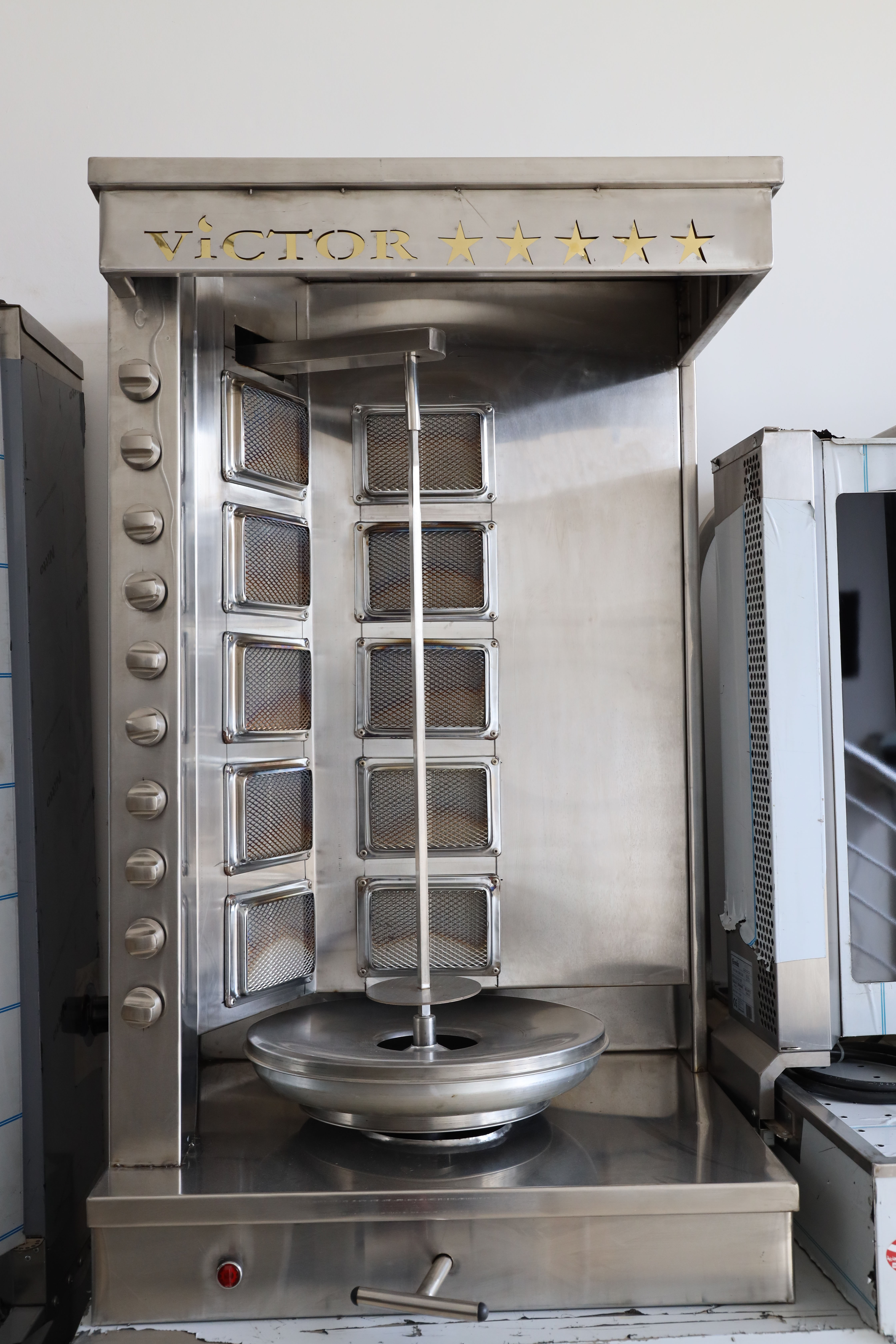 ماكنة شاورما فيكتور 10 عين