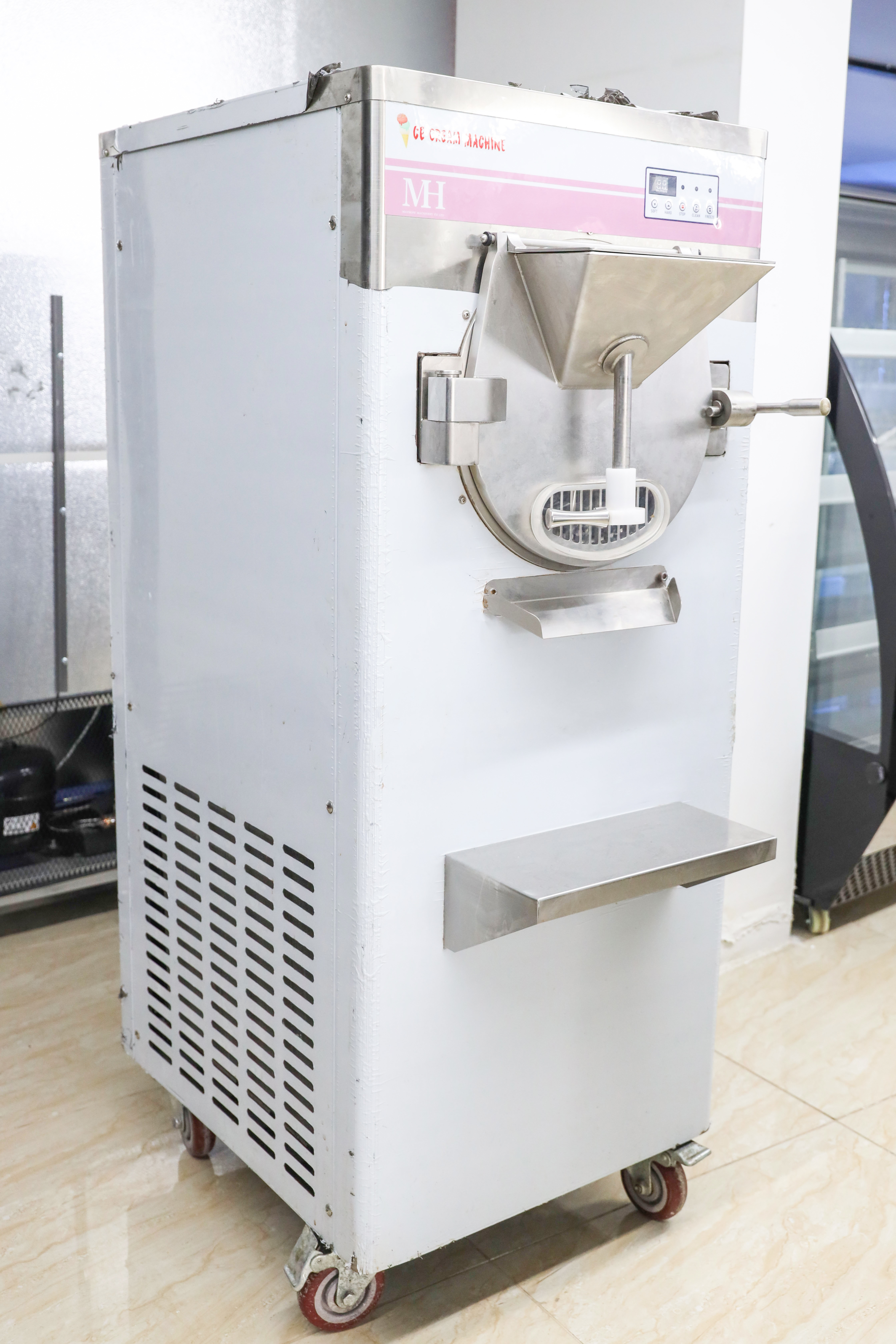 ماكنة بوظة جيلاتو 