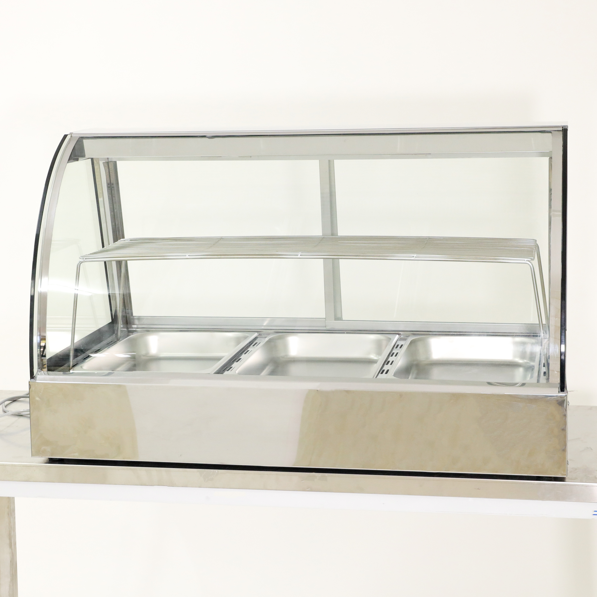 حموم عرض طعام 